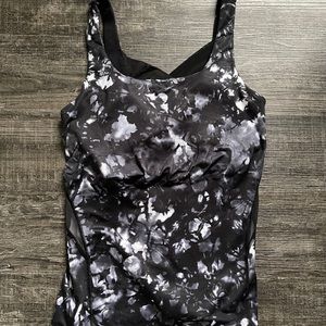 Lululemon B/W Splattered Cross Back Tank